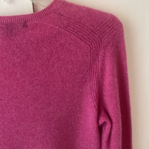 Saks Fifth Avenue cashmere sweater - Picture 10 of 16